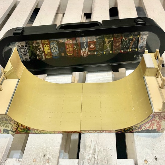 TECH DECK SET With Case & Ramps - Picture 6 of 9